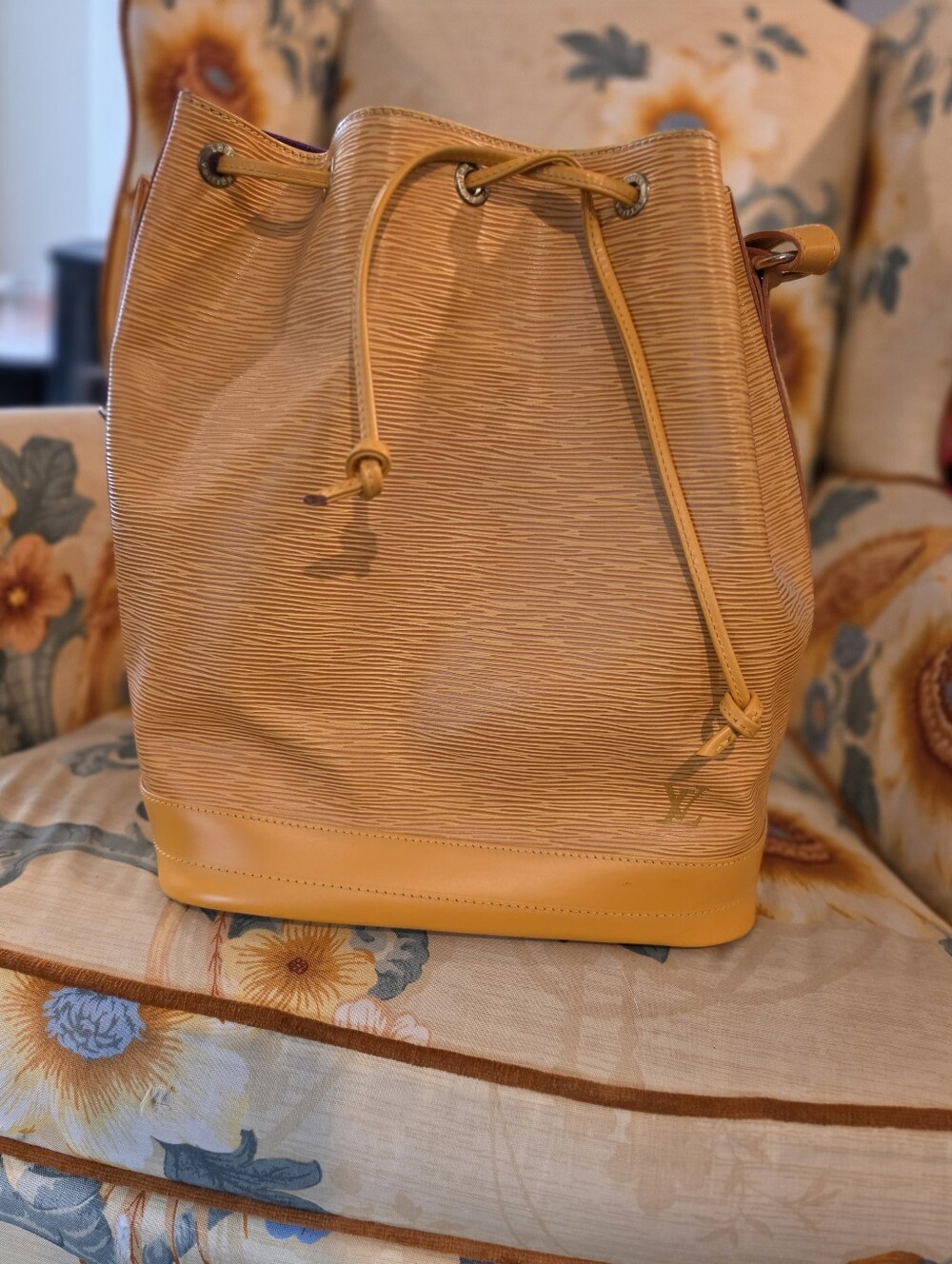 Louis Vuitton Vintage Epi Noé Bucket Bag + COA
